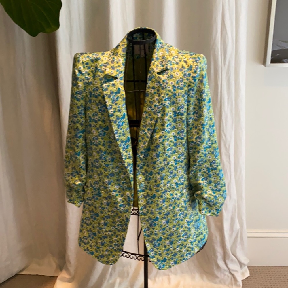 Silky blazer never worn